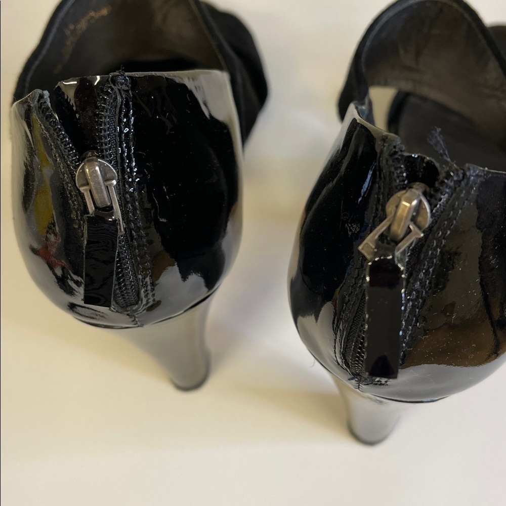 Talbots Black Strappy Heeled Sandals | Size 9B | Suede & Patent Mix | GUC - Picture 3 of 7